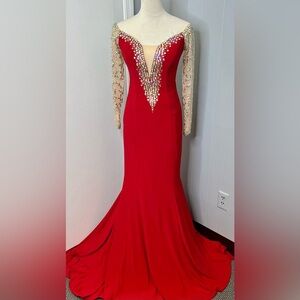 Prom dress/ pageant dress/ formal dress/ red dress